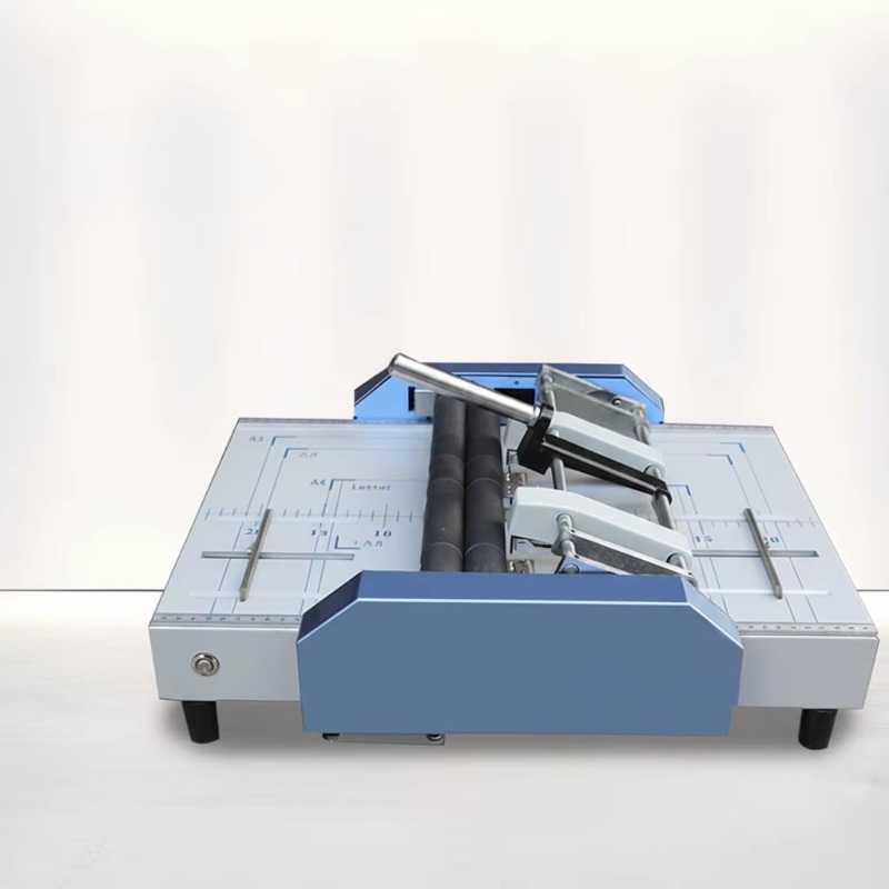 Commercial Printing Process - Machine à plier et à agrafer